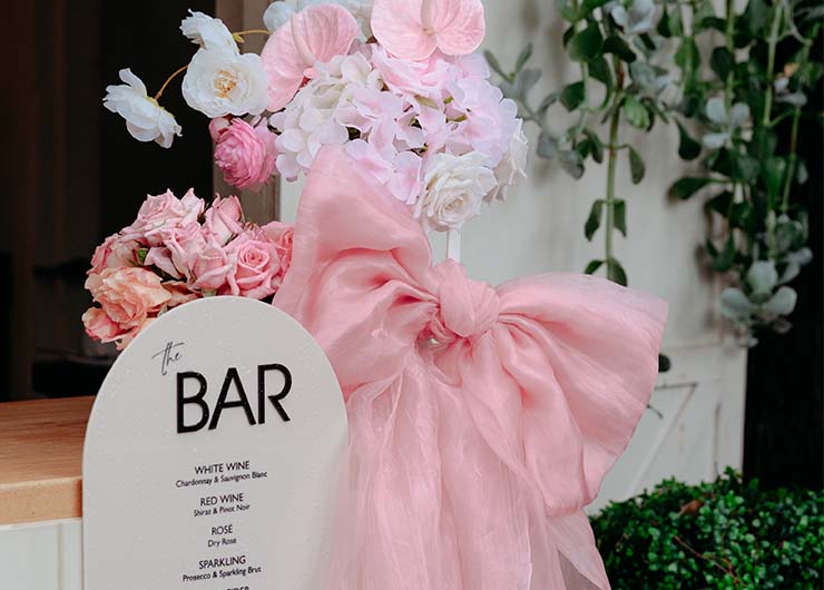 Bar & Services